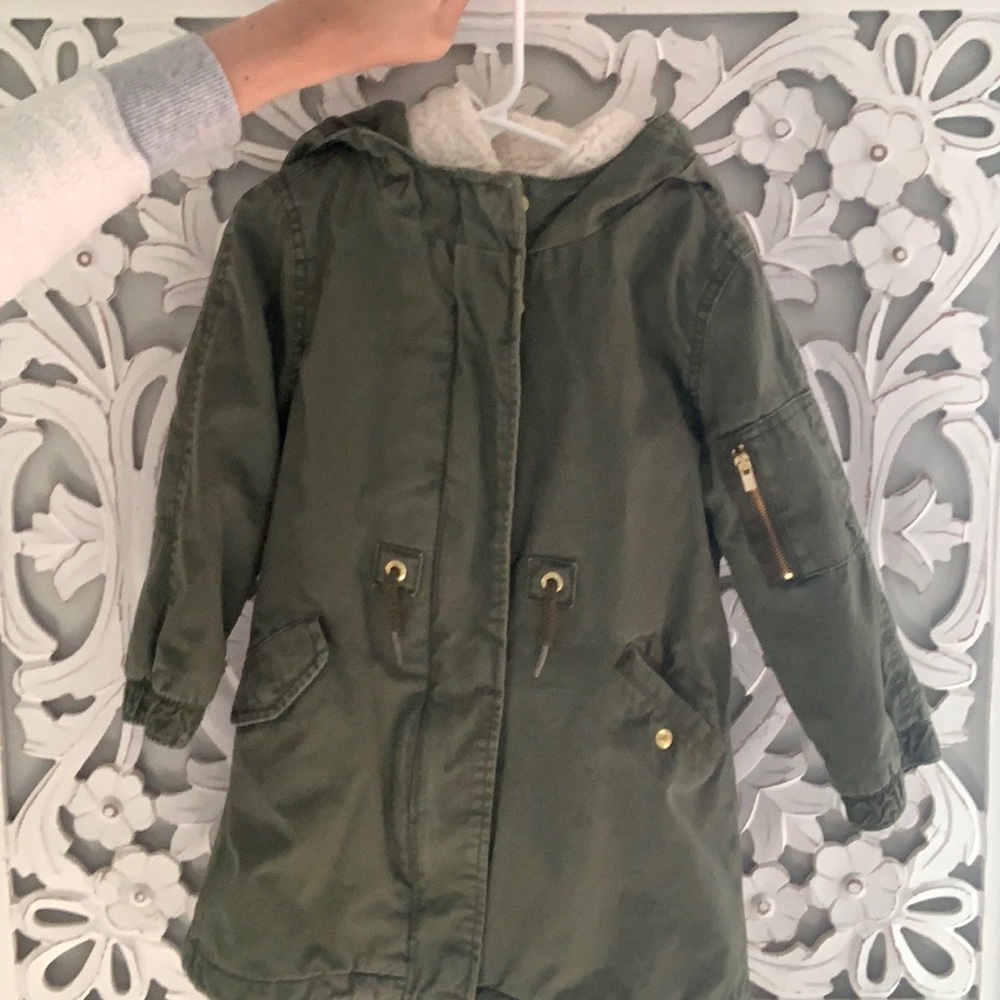 3 in 1 toddler girls parka.  Gap 4t